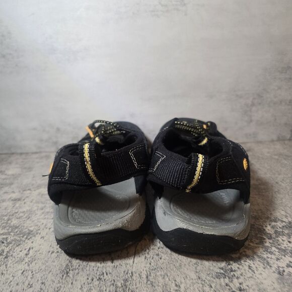 Disney Christmas 2025 Lil Rin Rin Plush Badge Red New
